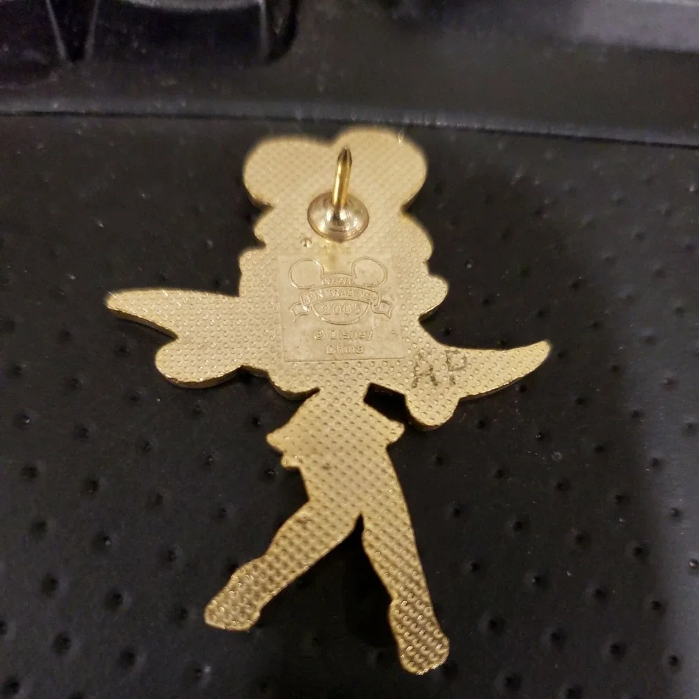 Disney Pin Tinker Bell with Giant Goofy hat Goofin' Around Crossed Eyed AP 37729